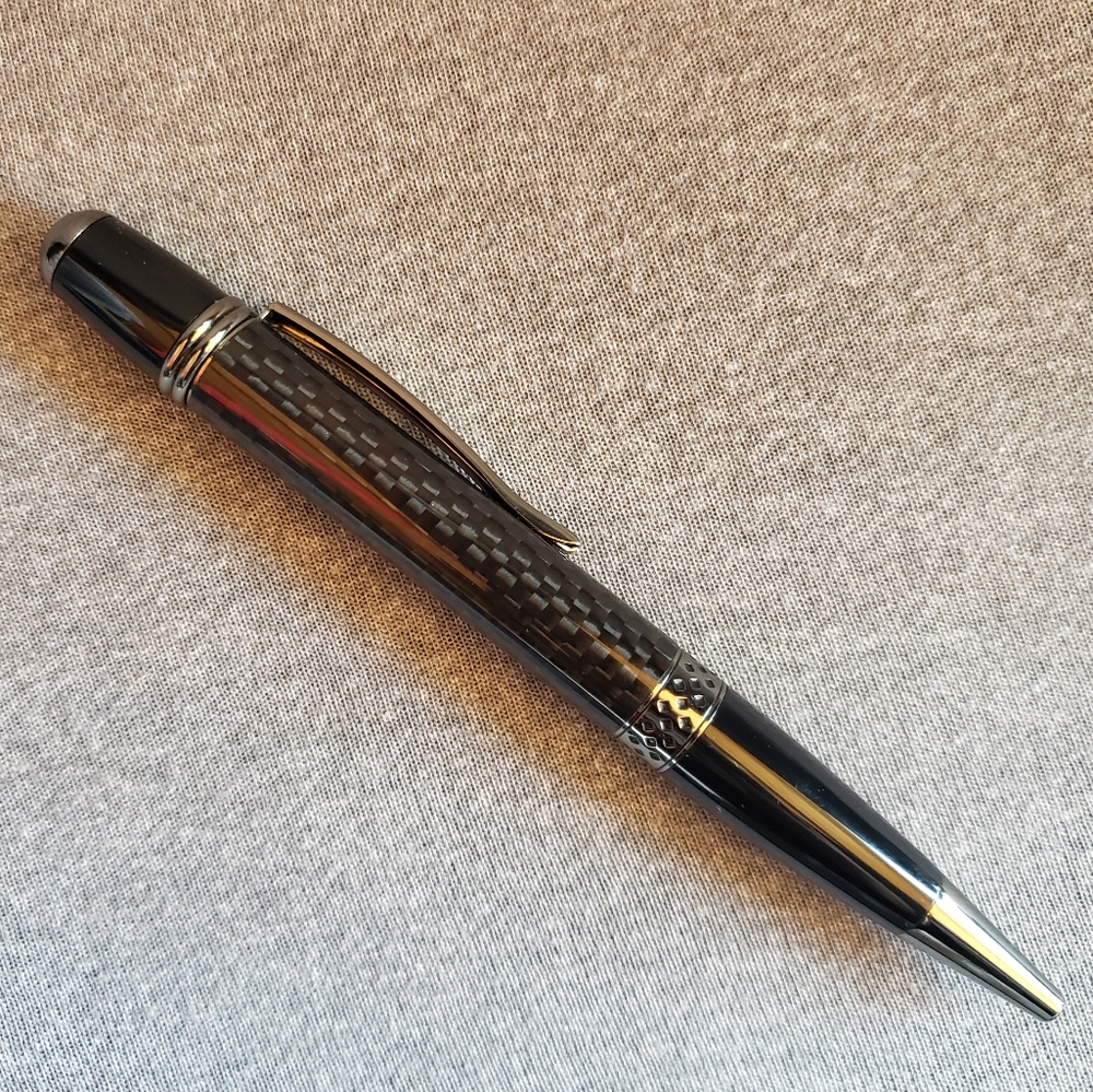 Carbon Fiber Twist Pen